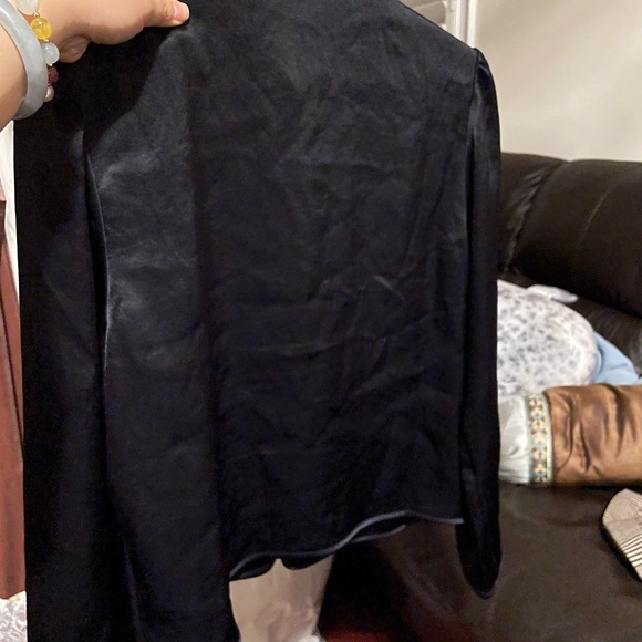 Aritzia Wilfred Women's Black Button-up Long Sleeve Lightweight Blouse - Picture 6 of 7